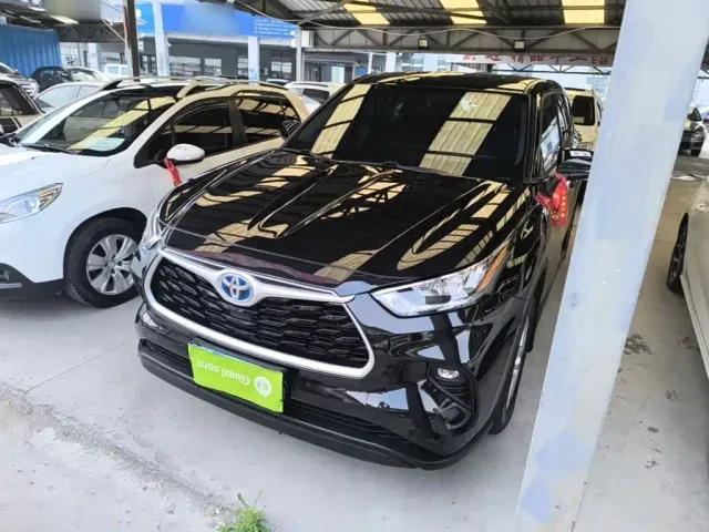 Фотография автомобиля — Toyota Highlander