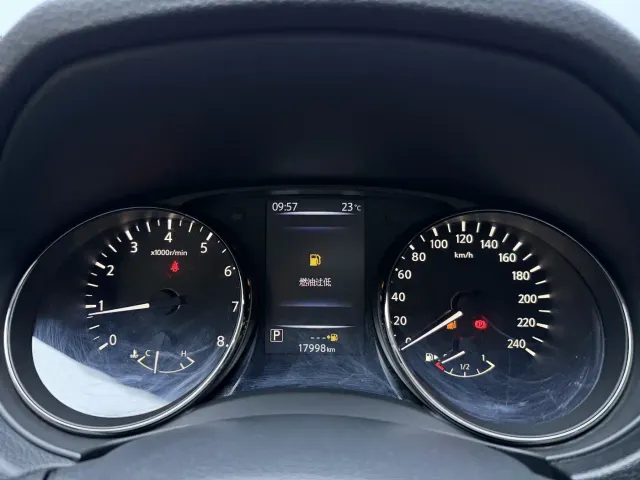 Nissan X-Trail — Фото автомобиля 12