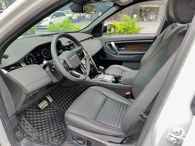 Land Rover Discovery Sport — Фото автомобиля 7