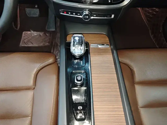 Volvo S60 — Фото автомобиля 13
