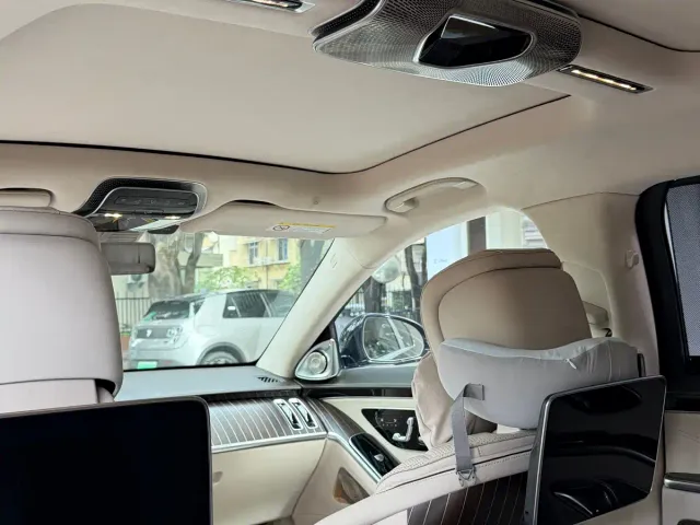 Mercedes-Benz Maybach S-Class — Фото автомобиля 12