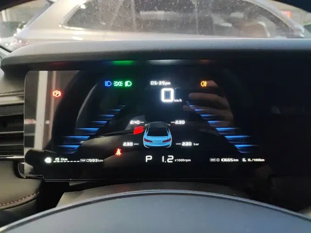 Roewe i5 — Фото автомобиля 11