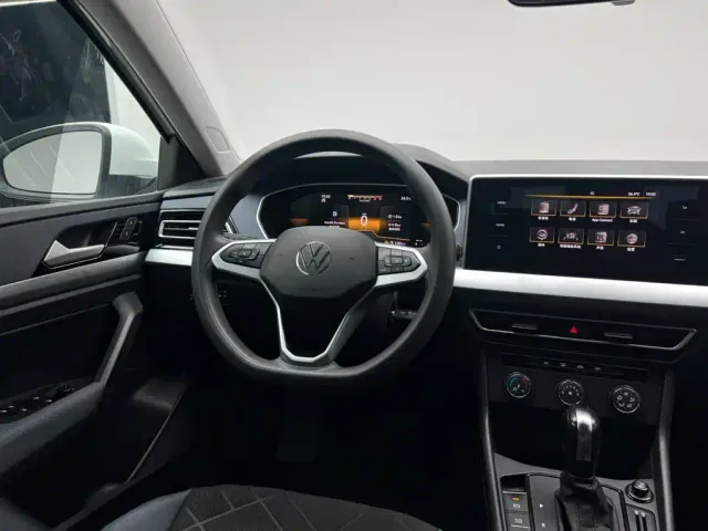 Volkswagen Lavida — Фото автомобиля 11