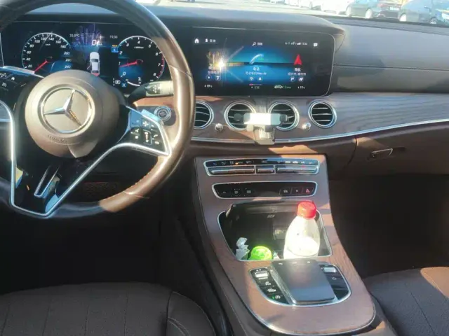 Mercedes-Benz E-Class — Фото автомобиля 16