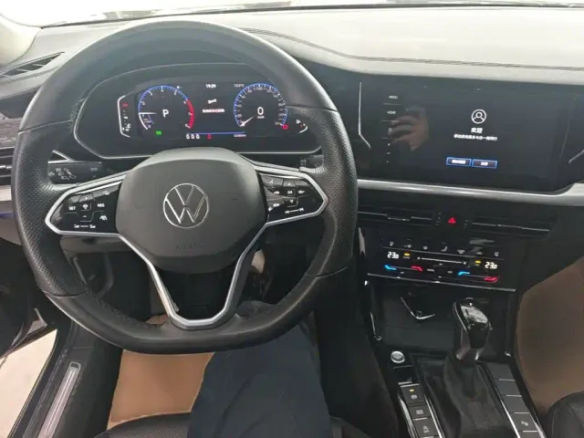 Volkswagen Passat — Фото автомобиля 9
