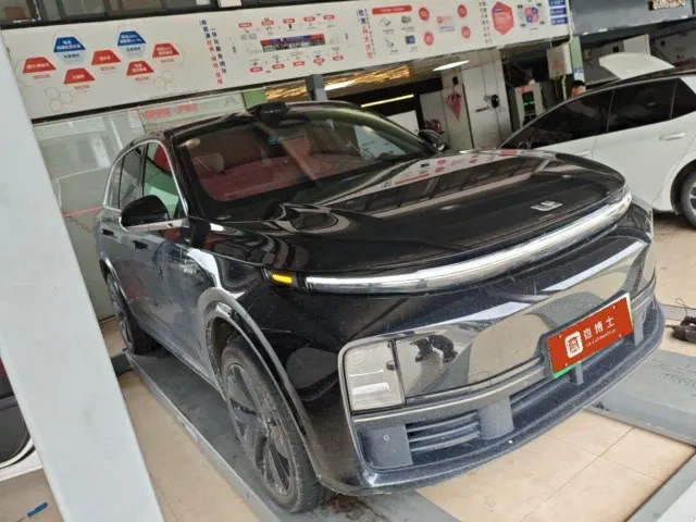 Li Auto L7 — Фото автомобиля 2