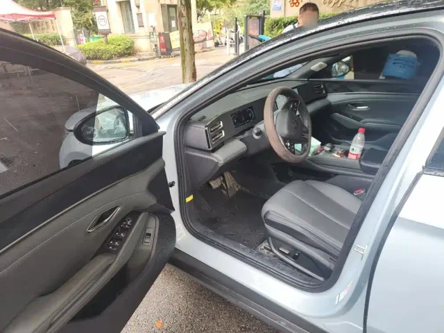 BYD Qin L — Фото автомобиля 12