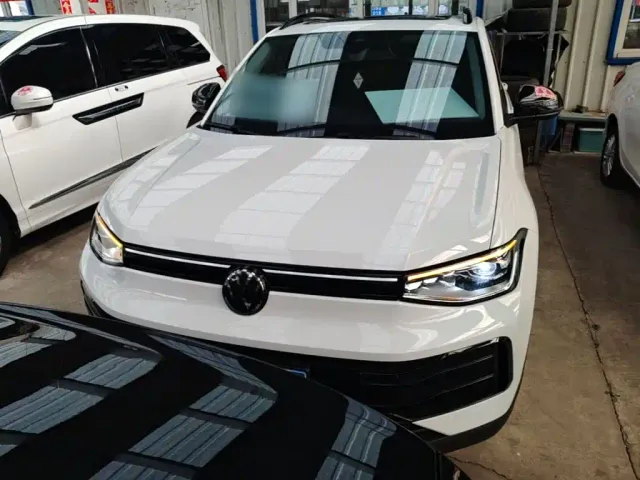 Volkswagen Tharu — Фото автомобиля 2