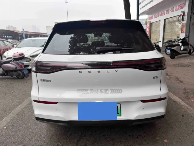 Geely Galaxy E5 — Фото автомобиля 9