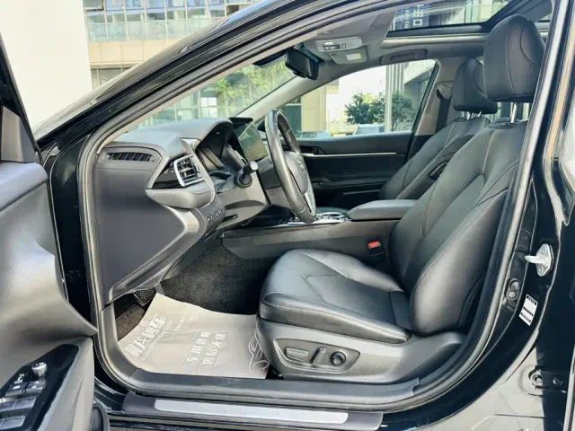 Toyota Camry — Фото автомобиля 11