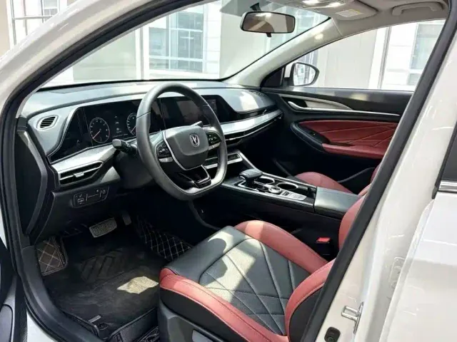 Changan Eado — Фото автомобиля 5