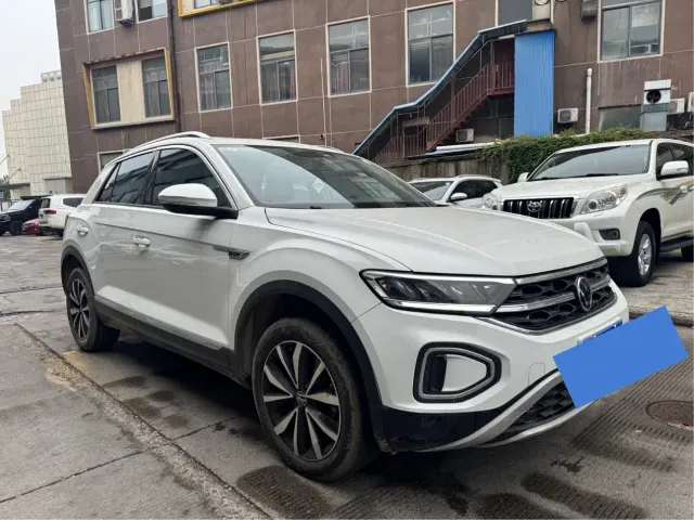 Volkswagen T-Roc — Фото автомобиля 3