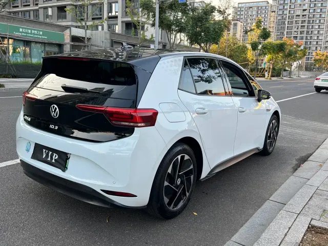 Volkswagen ID.3 — Фото автомобиля 12