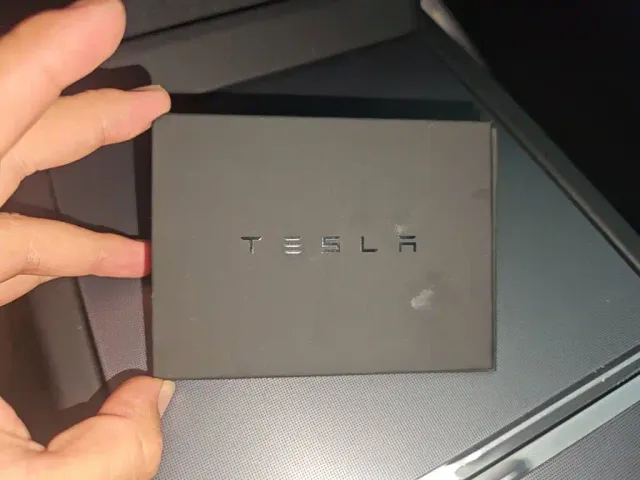 Tesla Model 3 — Фото автомобиля 8