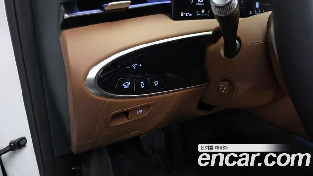 Genesis GV70 — Фото автомобиля 24