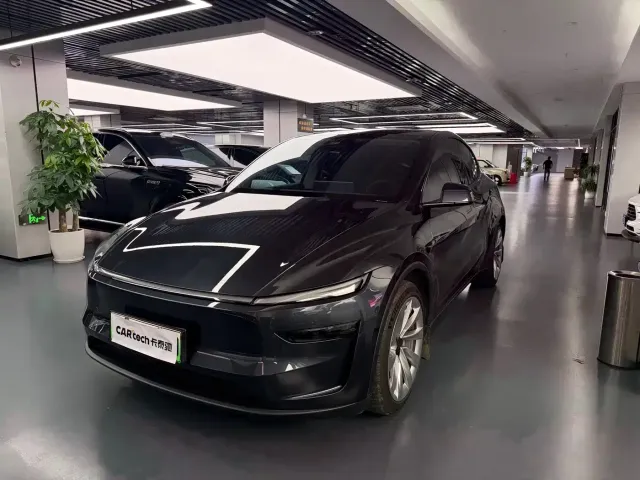 Фотография автомобиля — Tesla Model Y