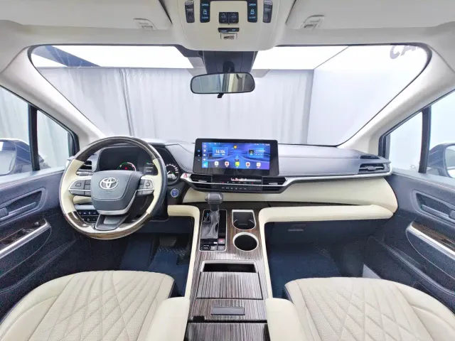 Toyota Sienna — Фото автомобиля 5