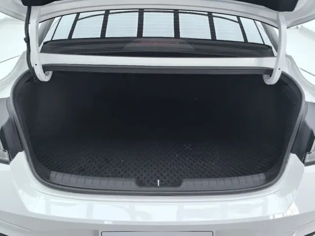 Hyundai Elantra — Фото автомобиля 17