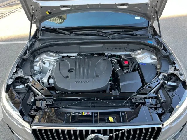 Volvo XC60 — Фото автомобиля 11