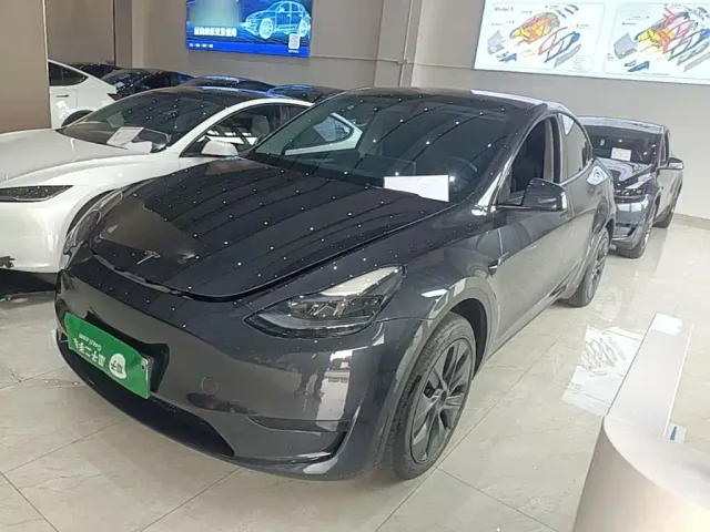 Фотография автомобиля — Tesla Model Y