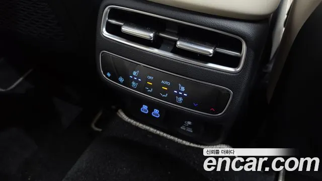 Genesis GV70 2.5T Бензин 2WD — Фото автомобиля 30