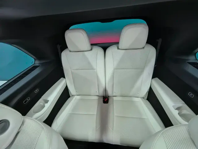 Li Auto L9 — Фото автомобиля 12