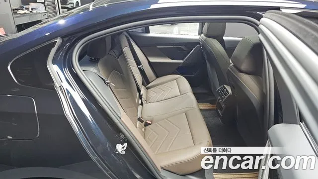 BMW 5 Series G60 — Фото автомобиля 26