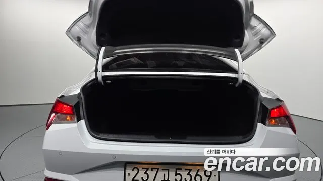 Hyundai AVANTE Avante (CN7) — Фото автомобиля 20