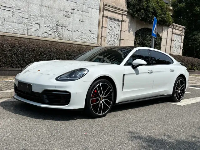 Фотография автомобиля — Porsche Panamera