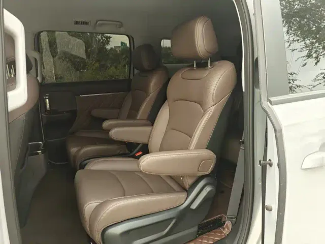 Wuling Starlight 730 — Фото автомобиля 15