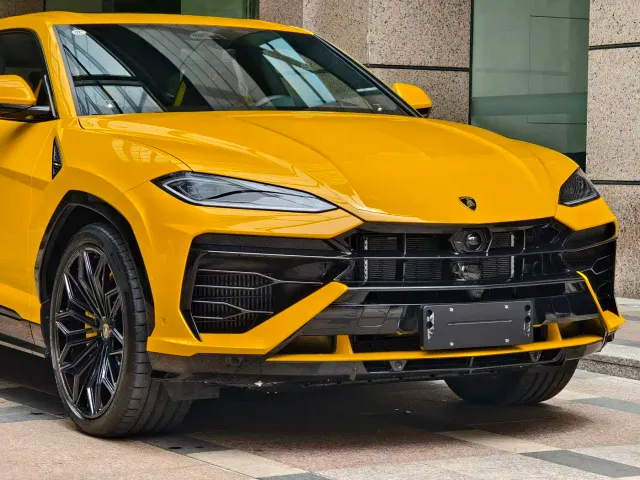 Lamborghini Urus — Фото автомобиля 3
