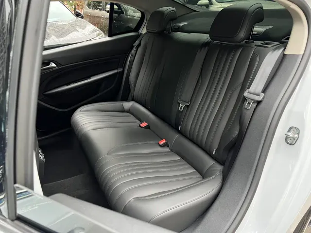 Peugeot 408 — Фото автомобиля 12