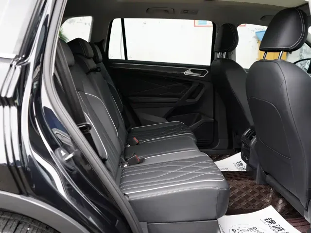 Volkswagen Tiguan L — Фото автомобиля 17
