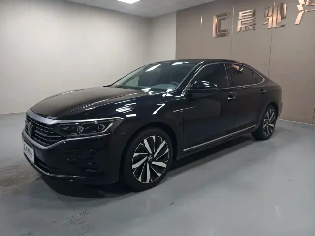Фотография автомобиля — Volkswagen Passat