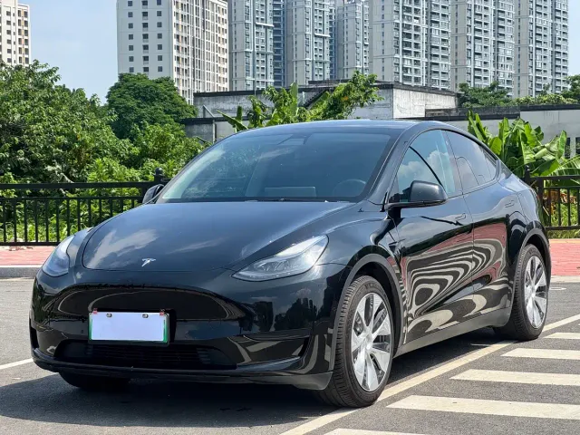 Фотография автомобиля — Tesla Model Y