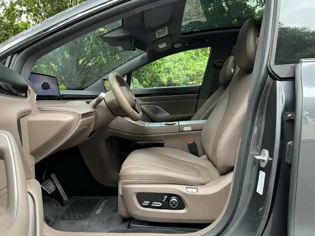Zhijie Luxeed R7 2026 Range Extender Max — Фото автомобиля 10