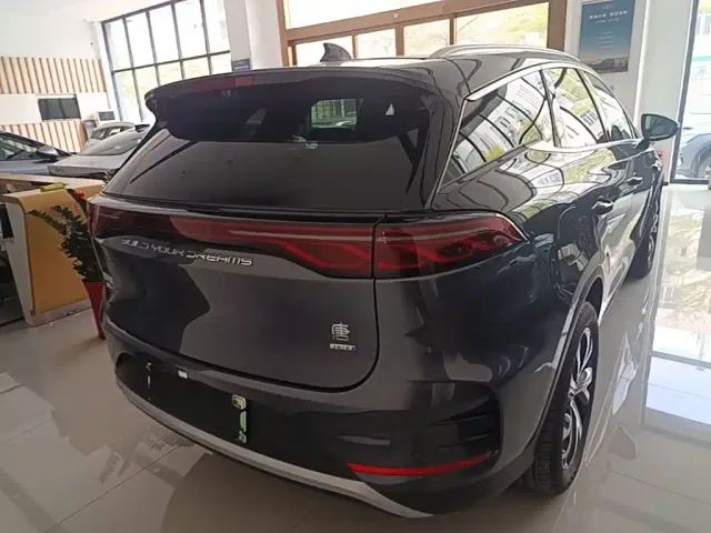 BYD Tang — Фото автомобиля 5