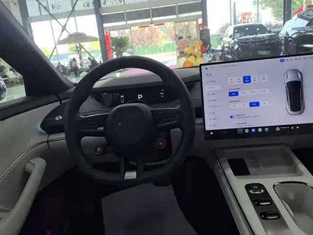 Xiaomi SU7 — Фото автомобиля 10