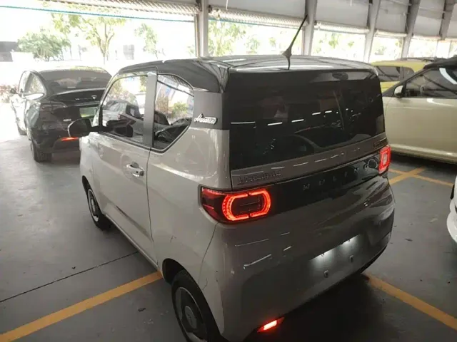 Wuling Hongguang Mini EV — Фото автомобиля 4