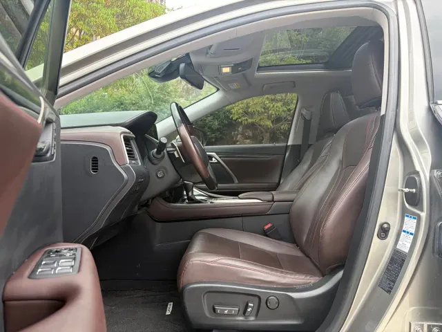 Lexus RX — Фото автомобиля 9