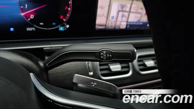 Mercedes-Benz GLE-Class — Фото автомобиля 12