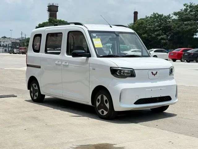 Wuling Zhiguang NEV — Фото автомобиля 3