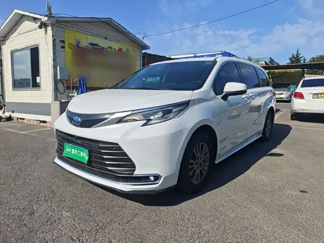 Фотография автомобиля — Toyota Sienna