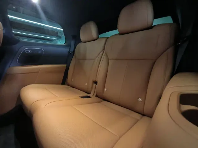 Li Auto i8 — Фото автомобиля 7