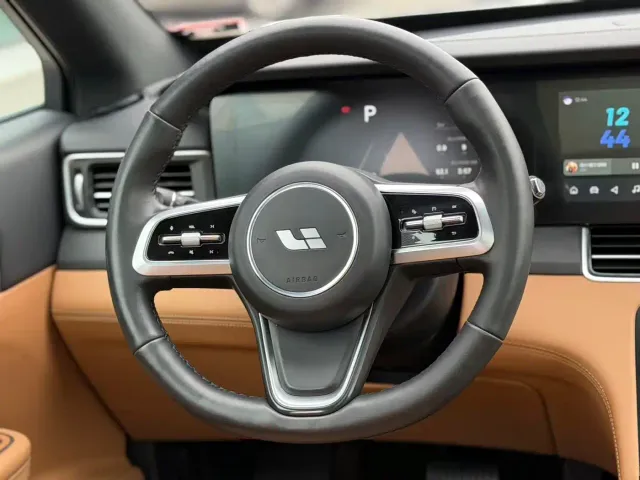 Li Auto ONE — Фото автомобиля 9