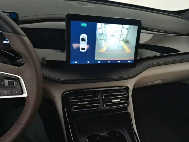 BYD Qin PLUS — Фото автомобиля 12