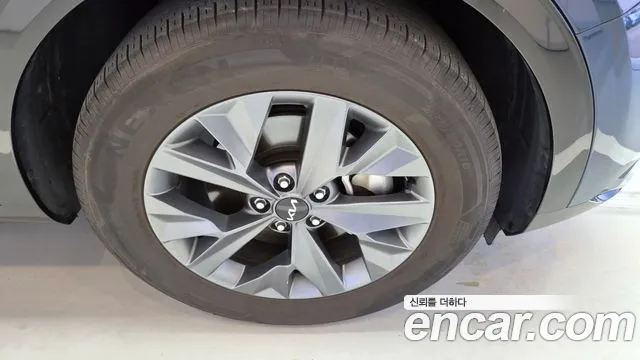 Kia Sportage Sportage 5-е поколение Бензин 1.6 турбо 2WD — Фото автомобиля 14