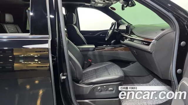 Cadillac Escalade Generation 5 — Фото автомобиля 11