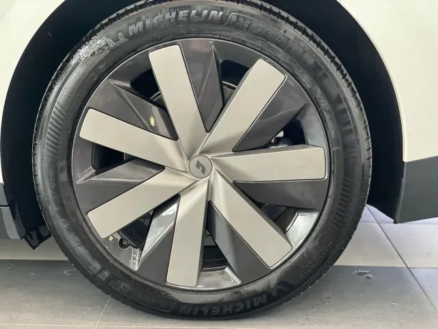 Li Auto i6 — Фото автомобиля 18
