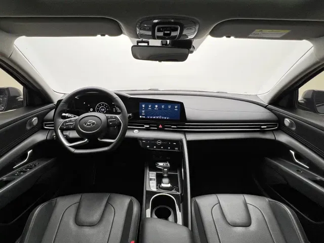 Hyundai Elantra — Фото автомобиля 9